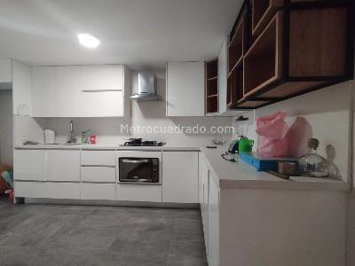 Casa de 3 alcobas en venta en El Poblado, Medellín, 215 m² · foto 4 de 19