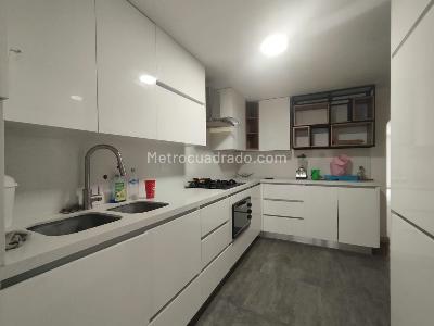 Casa de 3 alcobas en venta en El Poblado, Medellín, 215 m² · foto 6 de 19