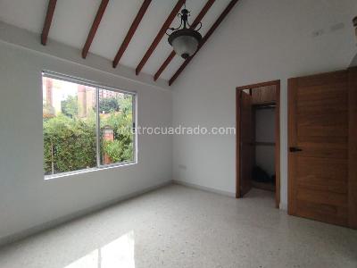 Casa de 3 alcobas en venta en El Poblado, Medellín, 215 m² · foto 9 de 19
