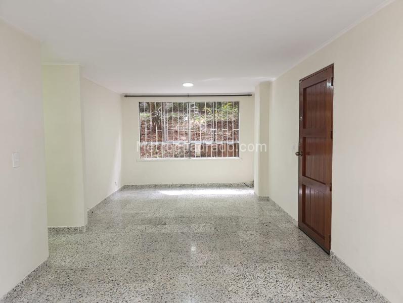 3BR Apartment with Independent Rooms and Covered Parking in El Poblado - 5