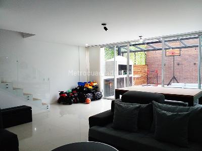 Casa de 3 alcobas en venta en Envigado, Envigado, 209 m² · foto 9 de 20