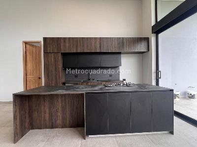 Casa de 4 alcobas en venta en Rionegro, Rionegro, 450 m² · foto 3 de 20