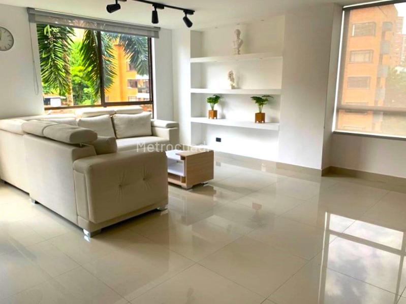 Apartamento de 2 Alcobas con Pisos en Mármol en El Poblado - 5