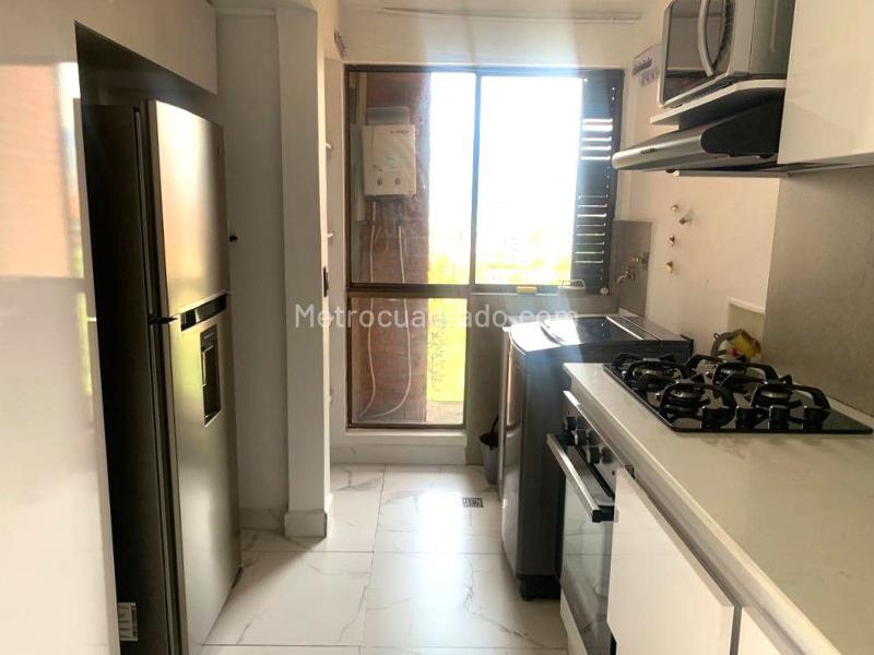 Apartamento de 2 Alcobas con Pisos en Mármol en El Poblado - 7