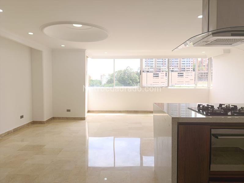 Apartamento de 3 Alcobas en Alquiler Cerca a Malls y Carulla en El Poblado - 4