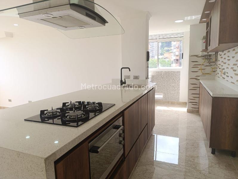 Apartamento de 3 Alcobas en Alquiler Cerca a Malls y Carulla en El Poblado - 7