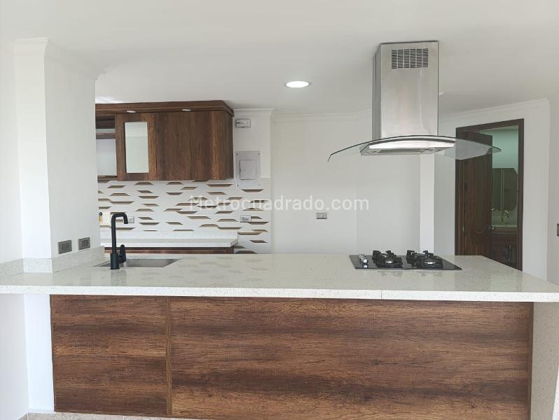 Apartamento de 3 Alcobas en Alquiler Cerca a Malls y Carulla en El Poblado - 9