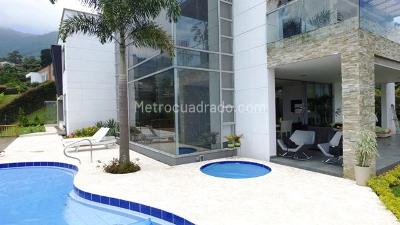 Casa de 5 alcobas en venta en Envigado, Envigado, 465 m² · foto 18 de 20