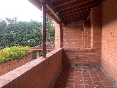 Casa en arriendo en El Poblado, Medellín · foto 14 de 16