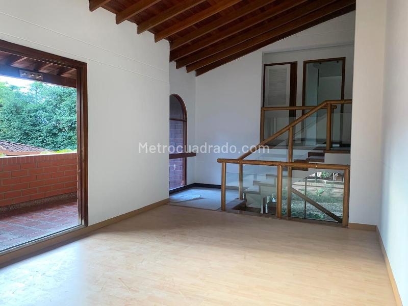 4BR House for Rent in El Poblado Gated Community (3 Baths) - 5