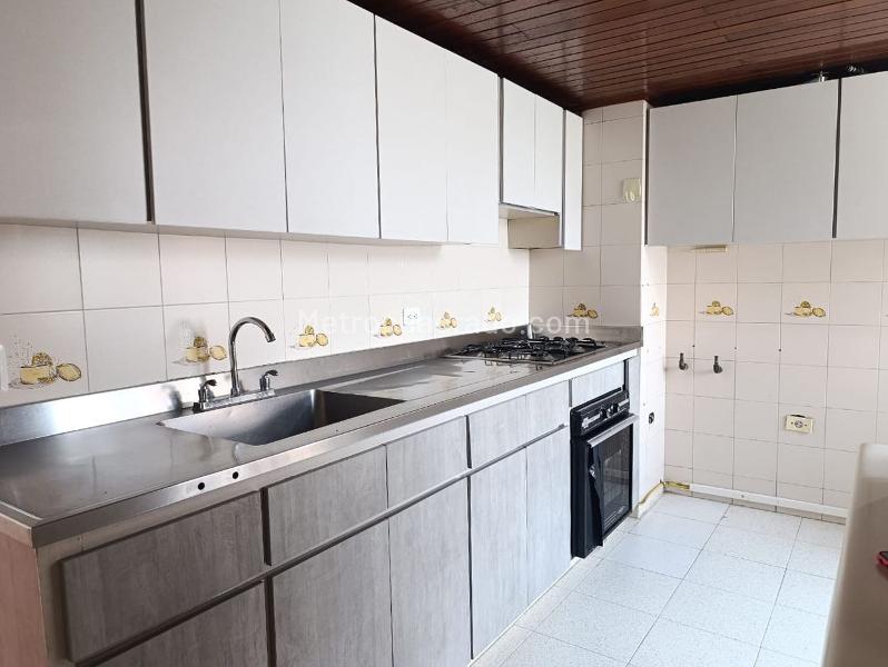 Apartamento de 3 Alcobas en El Poblado cerca de la Vía Principal - 5
