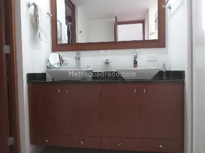 Apartamento de 3 alcobas en venta en El Poblado, Medellín, 187 m² · foto 18 de 20