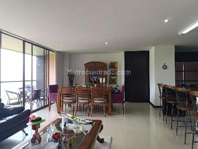 Apartamento de 3 alcobas en venta en El Poblado, Medellín, 145 m² · foto 2 de 20