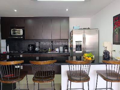 Apartamento de 3 alcobas en venta en El Poblado, Medellín, 145 m² · foto 7 de 20