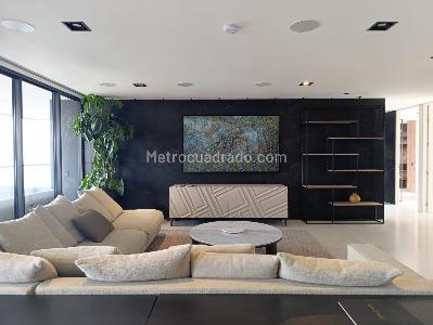 Apartamento de 3 alcobas en venta en El Poblado, Medellín, 200 m² · foto 3 de 20