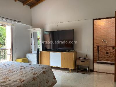 Casa de 4 alcobas en venta en Envigado, Envigado, 275 m² · foto 15 de 20