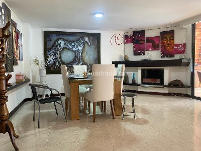 Casa de 4 alcobas en venta en Envigado, Envigado, 275 m² · foto 2 de 20