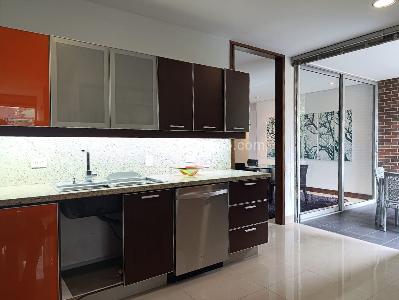 Apartamento de 3 alcobas en arriendo en El Poblado, Medellín, 263 m² · foto 4 de 18