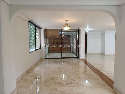 Apartamento de 4 alcobas en arriendo en San Lucas, Medellín, 200 m² · foto 3 de 20