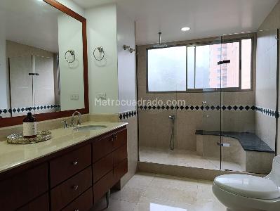 Apartamento en arriendo en El Poblado, Medellín · foto 17 de 20