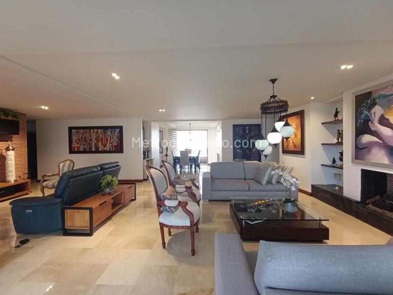 Spacious 3BR Apartment for Rent in El Poblado - 2