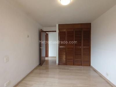 Apartamento de 3 alcobas en arriendo en El Tesoro, Medellín, 137 m² · foto 14 de 20