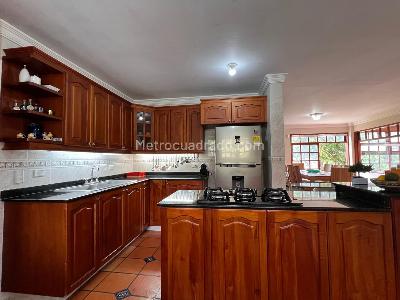 Casa de 3 alcobas en venta en Rionegro, Rionegro, 270 m² · foto 4 de 18