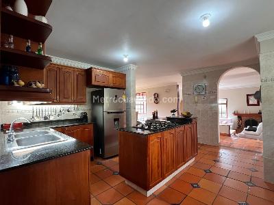Casa de 3 alcobas en venta en Rionegro, Rionegro, 270 m² · foto 5 de 18