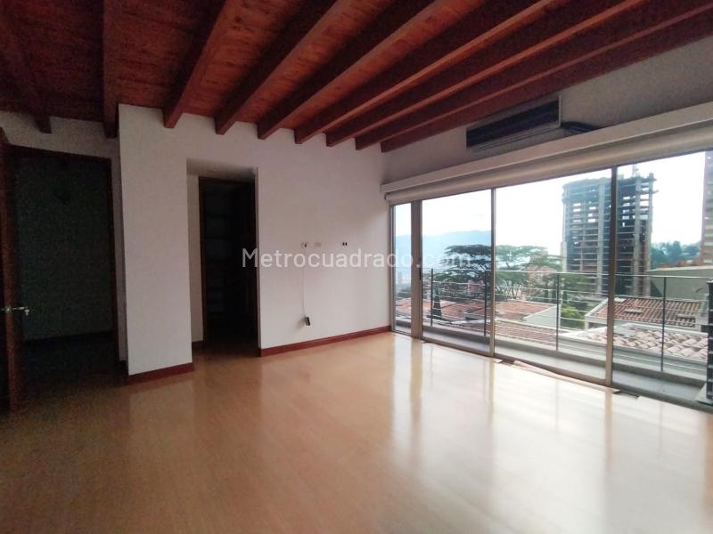 Casa de 4 Alcobas con Piscina en El Poblado - 6