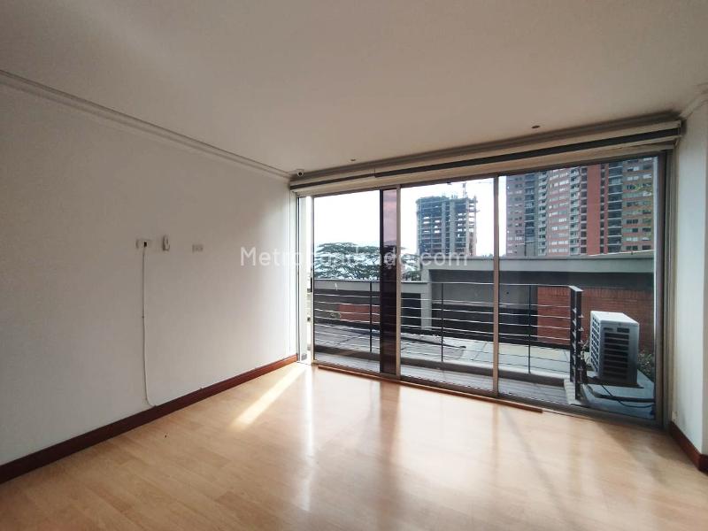 Casa de 4 Alcobas con Piscina en El Poblado - 9