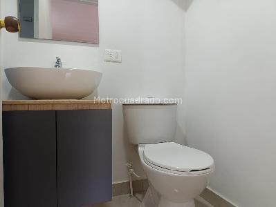 Apartamento de 3 alcobas en arriendo en El Poblado, Medellín, 65 m² · foto 14 de 15