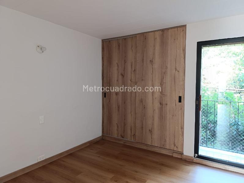 Apartamento Encantador de 3 Alcobas con Cocina Abierta en El Poblado - 9