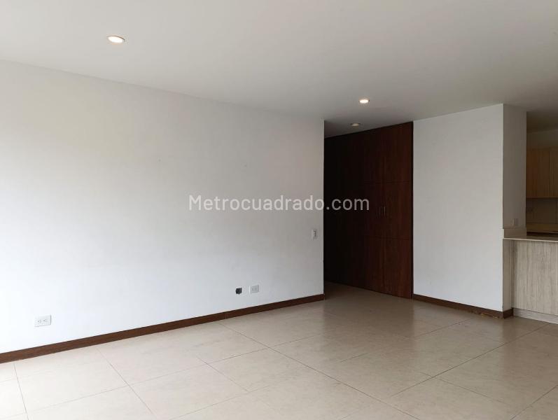 Charming 2BR Apartment with Study in El Poblado - 3