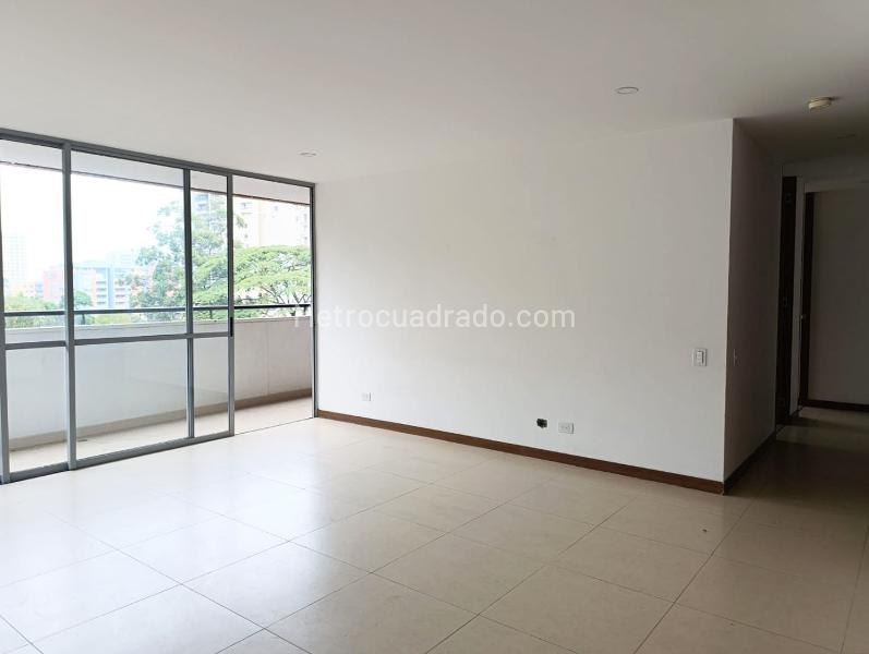 Charming 2BR Apartment with Study in El Poblado - 4