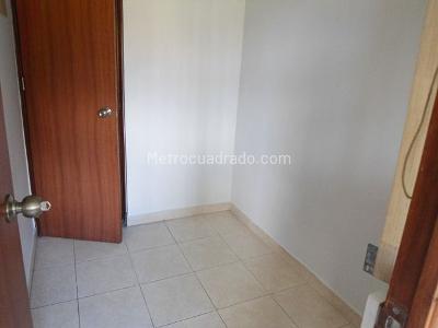 Apartamento de 2 alcobas en arriendo en El Poblado, Medellín, 100 m² · foto 12 de 18