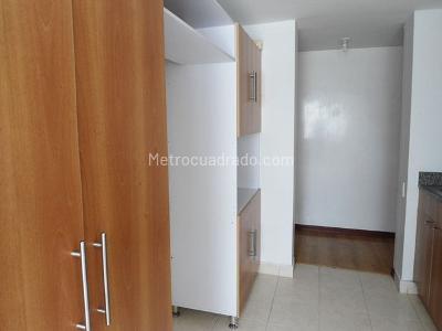 Apartamento de 2 alcobas en arriendo en El Poblado, Medellín, 100 m² · foto 13 de 18