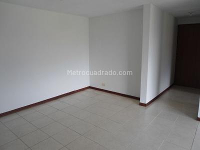 Apartamento de 2 alcobas en arriendo en El Poblado, Medellín, 100 m² · foto 2 de 18