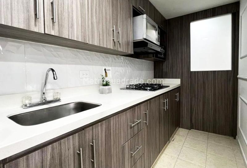 Furnished 3BR Apartment with Pool in El Poblado - 4