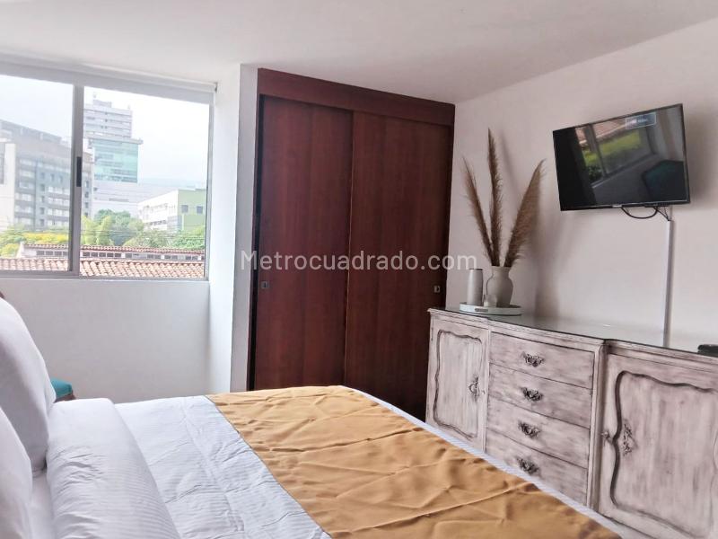Furnished 3BR Apartment with Pool in El Poblado - 9