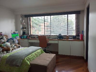 Apartamento de 3 alcobas en arriendo en Los Balsos, Medellín, 220 m² · foto 13 de 16