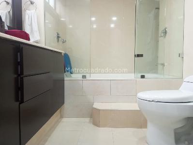 Apartamento de 3 alcobas en arriendo en Los Balsos, Medellín, 220 m² · foto 14 de 16