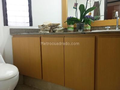 Apartamento de 3 alcobas en arriendo en Los Balsos, Medellín, 220 m² · foto 16 de 16