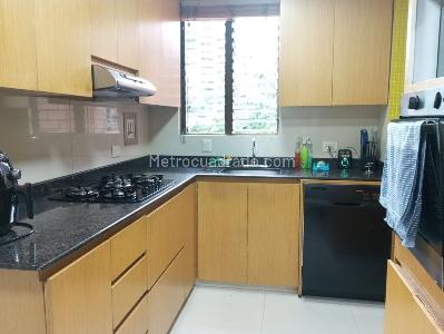 Apartamento de 3 alcobas en arriendo en Los Balsos, Medellín, 220 m² · foto 7 de 16