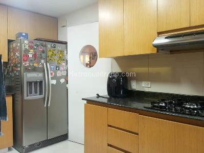Apartamento de 3 alcobas en arriendo en Los Balsos, Medellín, 220 m² · foto 8 de 16