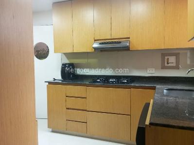 Apartamento de 3 alcobas en arriendo en Los Balsos, Medellín, 220 m² · foto 9 de 16