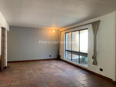 Casa en arriendo en El Poblado, Medellín · foto 2 de 15