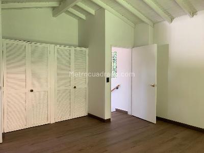 Casa en arriendo en El Poblado, Medellín · foto 8 de 15