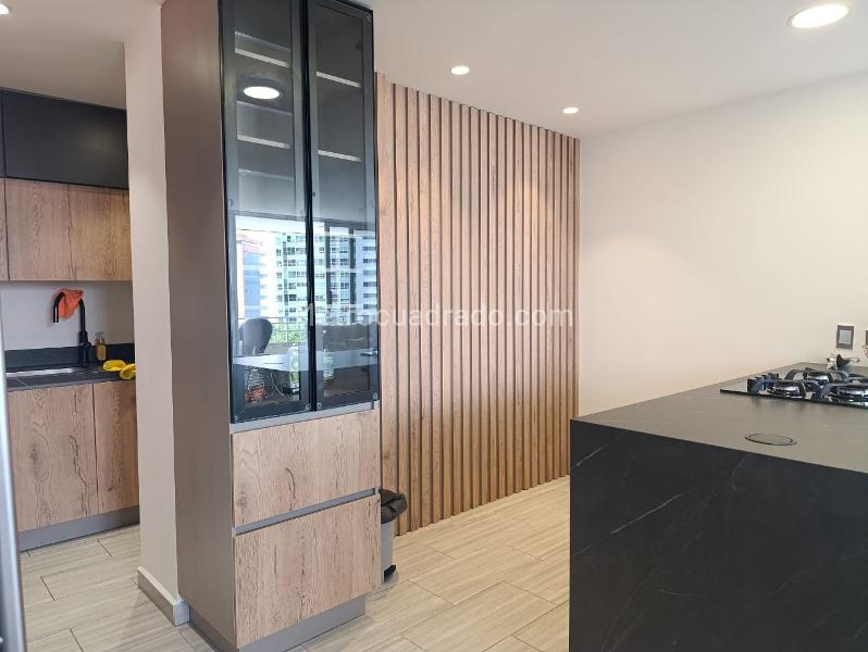 Apartamento de 2 Alcobas con Balcón y Parqueadero Cubierto en El Poblado - 8