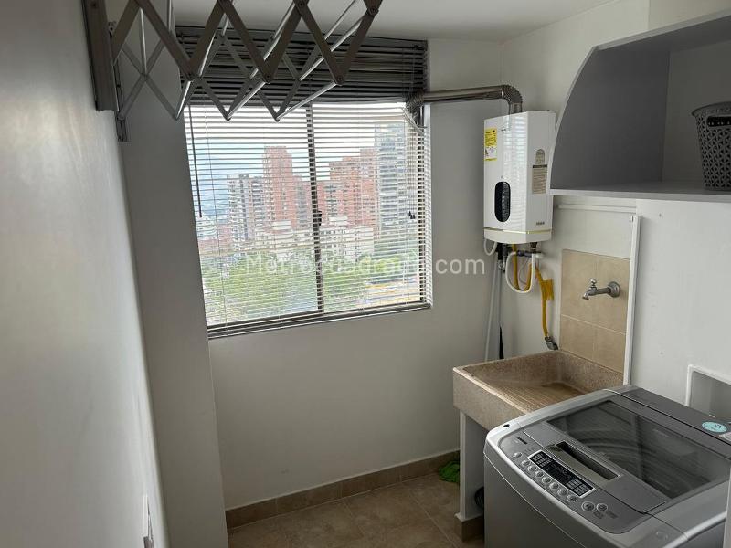 Apartamento de 2 Alcobas con Balcón en El Poblado (Conjunto Cerrado) - 7