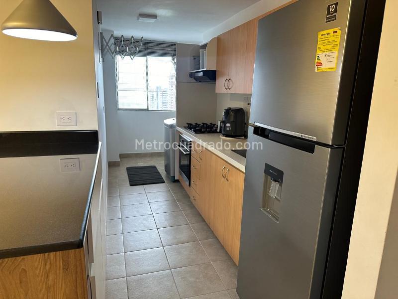 Apartamento de 2 Alcobas con Balcón en El Poblado (Conjunto Cerrado) - 6